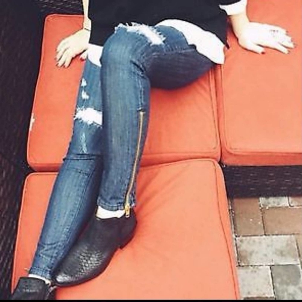 LF Carmar distressed rip knee ankle zip jeans
